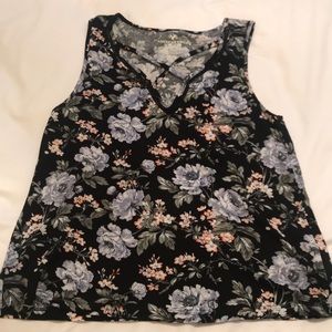 Black, patterned tank top